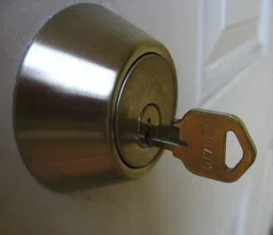 Washington DC Neighborhood Locksmith Washington, DC 202-753-3648 - 13-Key-Broke-In-Lock